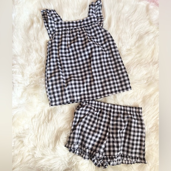 3/$20 Girls Two Piece Buffalo Plaid Carters Outfit Size 7 - Picture 1 of 2